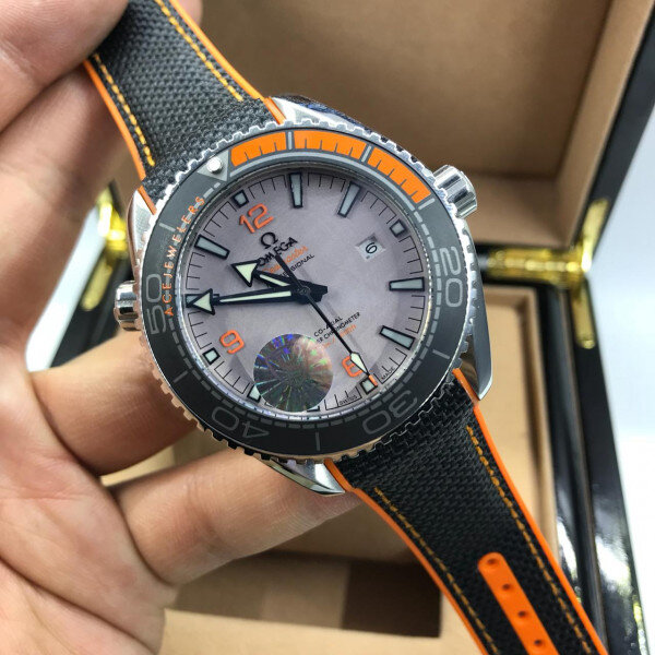 Omega (EL10537)